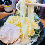 横浜家系ラーメン 春吉家 - 