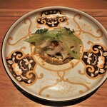 センティウ - 志布志布志赤雲丹　ヤリイカ　ツワブキ　玉ねぎ　スズメノエンドウ