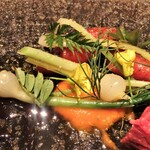 センティウ - 黒毛和牛内もも　金時人参　ノビル　フェンネル　カラスノエンドウ