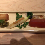 味ひろ - べっ甲独活、蕗の薹、蘿蔔と海鼠腸、奈良漬に漬けた唐墨、笹鰈