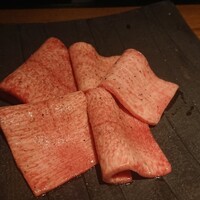 和牛とタン 焼肉 とみ 新橋本店 - 