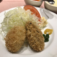 厳選洋食さくらい - カニクリ♦️牡蠣フライ
