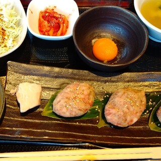 飛び牛出汁焼肉 舌賛_1