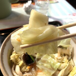 ファミリー食堂 山田うどん食堂 - 野菜の旨味たっぷりうどんのキャベツ　芯の部分ばかりです