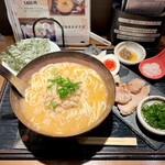 神楽 海老で鯛を釣る麺堂 - 