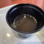 Torikai Souhonke - 若鶏の親子丼（税込 830円）評価＝○：スープ