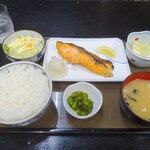 Katsugiya - 焼き魚定食シャケ