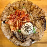 十勝亭 - 料理写真:ロース&バラ豚丼（大）・温泉たまご・キムチ