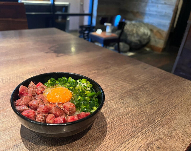 夢のTKGが実現！！プルプルお肉がゴロゴロ乗った贅沢な卵かけご飯』by