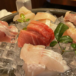 めしの助 - 本日の、お造り盛り合わせ。食べる順番に迷います。