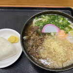 Udon Soba Yamashin - おにぎり&肉うどん(たまごトッピング)