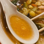 鳳龍 - 広東麺のスープ