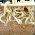 ラーメン 杉田家 - 麺アップ