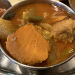 BASMATI - The vegetable curry ordered by my companion includes something called Bori, which resembles a bean dumpling. It's a mystery how it's different from Bara. Bori, Bara, love, and romance—it's all quite confusing.