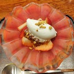 草庵 鍋島 - 夕食（草庵 鍋島）：デザート（ココナツと塩のアイスクリーム 佐賀産イチゴ 山田錦の玄米 嬉野茶ジュレ）