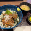 Kogasabisueriakudarisensunakkukona - ゴマ鯖丼
                by masakun 