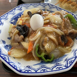Akiyama Doraibuin - 盛りが良いミニ中華丼