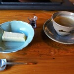 草庵 鍋島 - 朝食：デザート（和三盆のプリン、焦がし砂糖のソース）、コーヒー