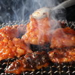 炭火焼ホルモン ぐう - 備長炭でじっくりと・・・
