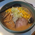 パンケ - 味噌ラーメン（870円）、コーン（100円）