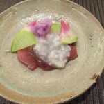 魚菜料理 縄屋 - マグロのこなれ寿司　紅心大根