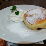 デリカフェキッチン - スフレパンケーキモーニングのスフレパンケーキ