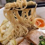 中華そば むら田 - 特製そば 麺リフトアップ