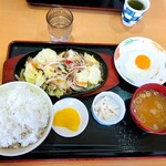 Taishuushokudou Handaya - 野菜炒め定食    (JAF会員サービスの目玉焼付)