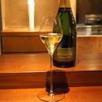アカ - Champagne Henriot Millesime 2008