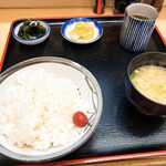 季節料理 魚竹 - ご飯セット。米も炊き上がりが良く美味しい。