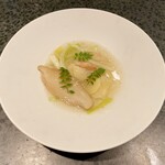 イチリン ハナレ - 黄ニラと筍 ずわい蟹 アワビ茸のスープ、胡椒と木の芽