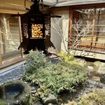 イチリン ハナレ - 井戸のある中庭