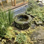 イチリン ハナレ - 井戸のある中庭