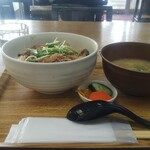 小さな食堂 ヒロ - 市場牛丼 (税込)500円 ※角度を変えて(2022.03.07)