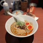 酒肴場 屯 - 「花椒香る煮干し担々麺（味玉入り）」¥1000