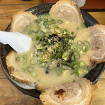 元気らーめん - とんこつ焼豚ラーメン800円