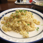 中華料理房 すずなり - パラパラ感が半端ないエビ炒飯