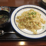 中華料理房 すずなり - 炒飯とナメコ汁付とザーサイ