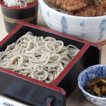 助七 - ランチ人気のヒレかつ丼セット