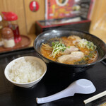 Onigarashi - 納豆ラーメン中辛太麺900円+平日ライス無料