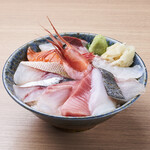 魚どん 然 - 料理写真:漁師の至宝　海鮮丼