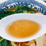中華料理 香味堂 - 透き通ったスープ