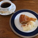 珈琲院 - アップルパイとブレンドコーヒー