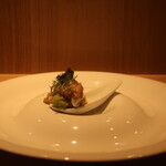 RISTORANTE IL NODO - 真鶴漁港 義新丸さんの赤ナマコ クスクス ワサビ茎 ハーブ