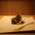 RISTORANTE IL NODO - 猟師森さんより猪ロース 玉ねぎ 菜の花 野草