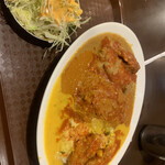 OSAKA HALAL MUGHAL - トリプルカレー930円