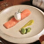 Salmon Mikui with truffle butter