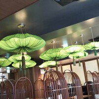 珞珈壹号 銀座店 - 蓮シャンデリア