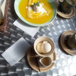 cafe nekoji - アフォガード、珈琲、クレープジュレット(奥)