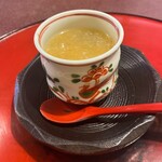 割烹 たつた - 茶碗蒸し 上には蕪のみぞれ餡が